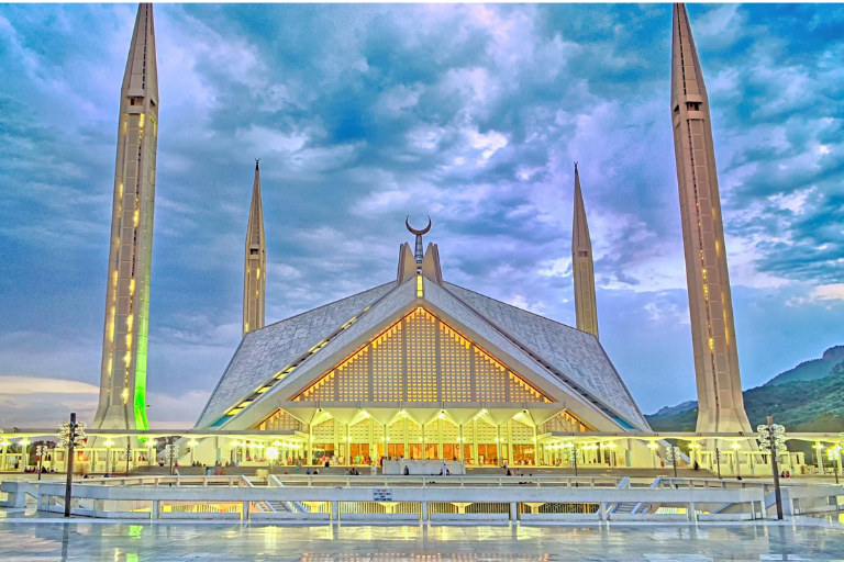 Faisal Masjid: The Icon of Islamabad’s Spiritual and Architectural Beauty Faisal-Masjid